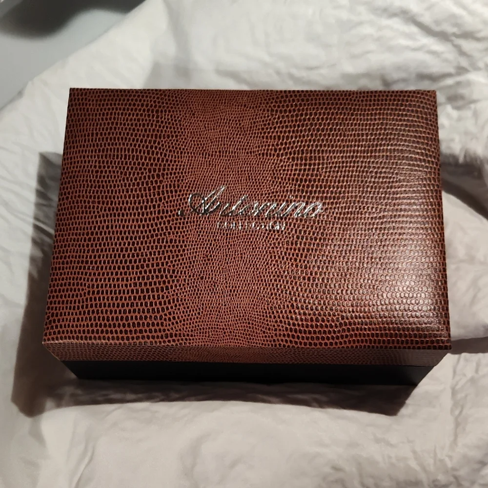 Watch Set - Picture 5 of 5